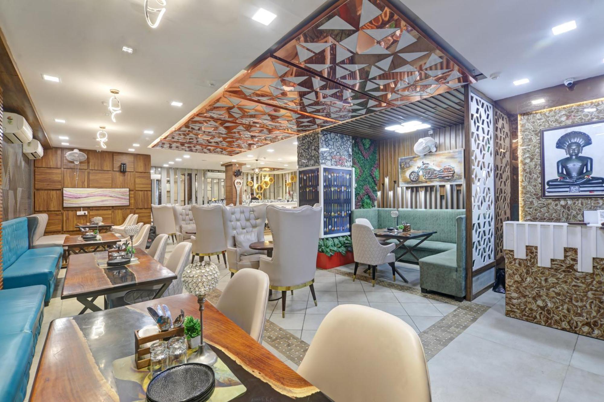 Status By Hotel The Emporio غازي أباد المظهر الخارجي الصورة