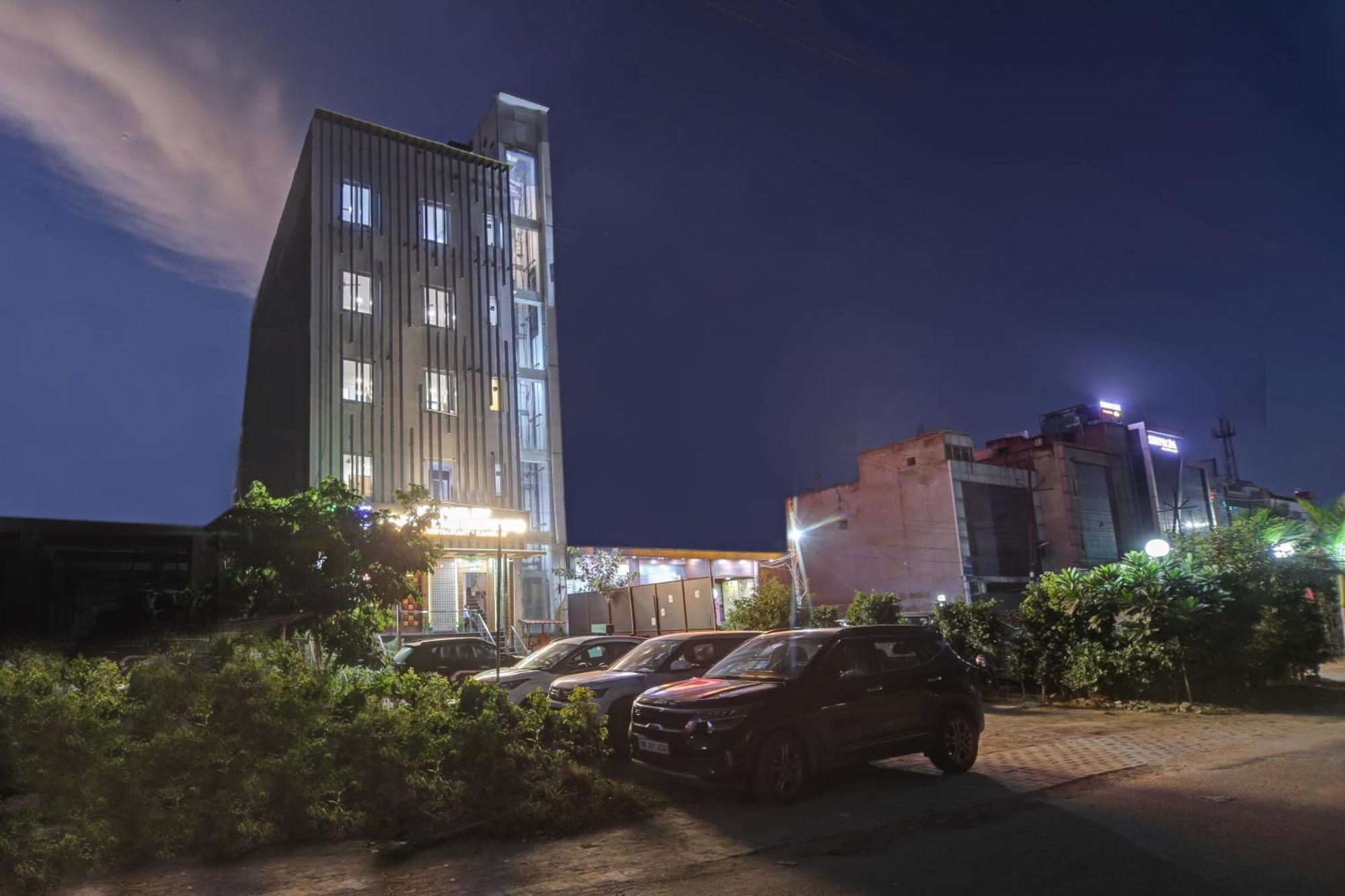 Status By Hotel The Emporio غازي أباد المظهر الخارجي الصورة